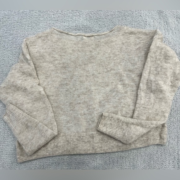 Wilfred women’s crop sweater - size medium, colour cream - Picture 4 of 9